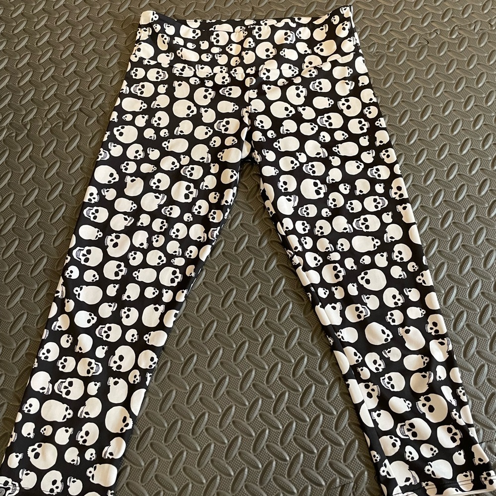 Onzie crops m|l